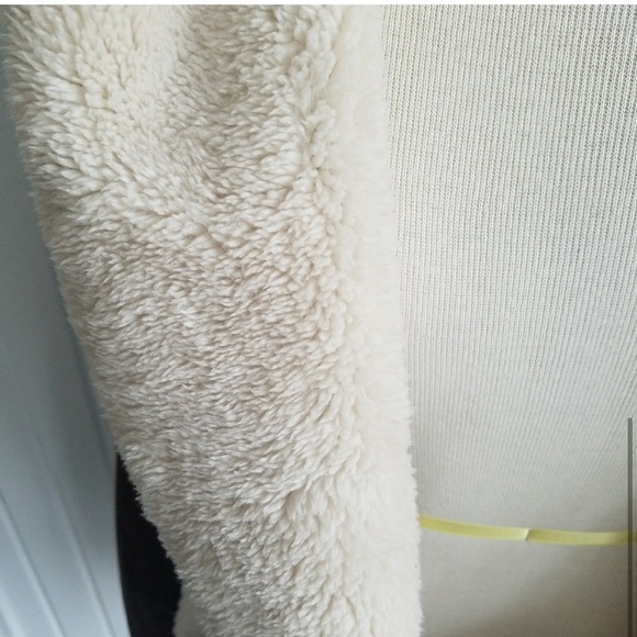 Vest - Picture 5 of 7